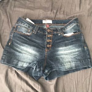 Lei tantum high rise shorts